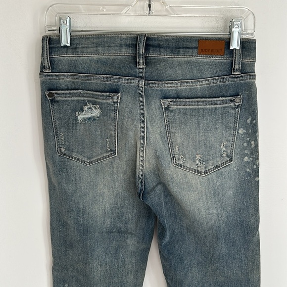 Judy Blue Relaxed Fit Distressed Jeans - Picture 5 of 8